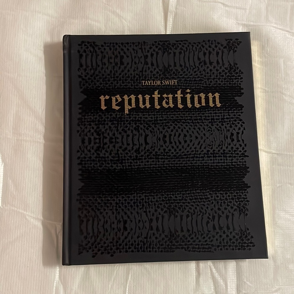 Taylor Swift Reputation Limited Edition Book